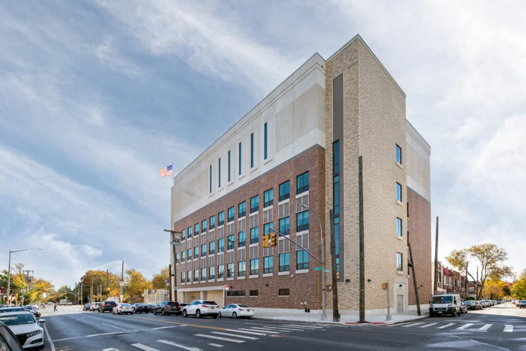 322K Exterior Side View