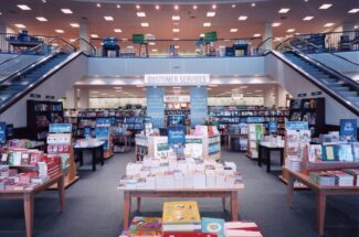 Barnes And Noble Carle Place Interior
