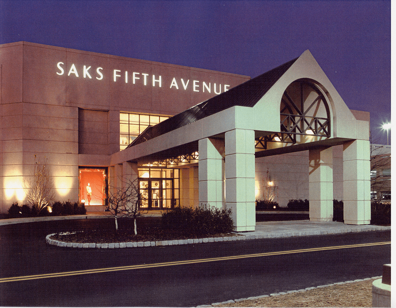 Saks Fifth Avenue Short Hills NJ Exterior