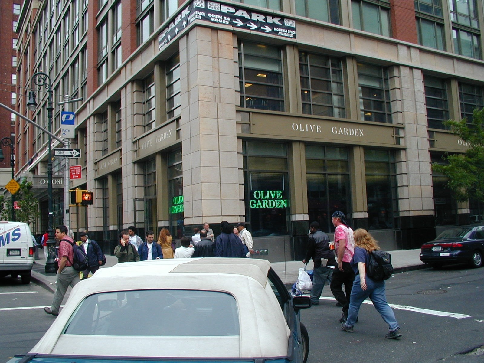 Olive Garden New York City Exterior