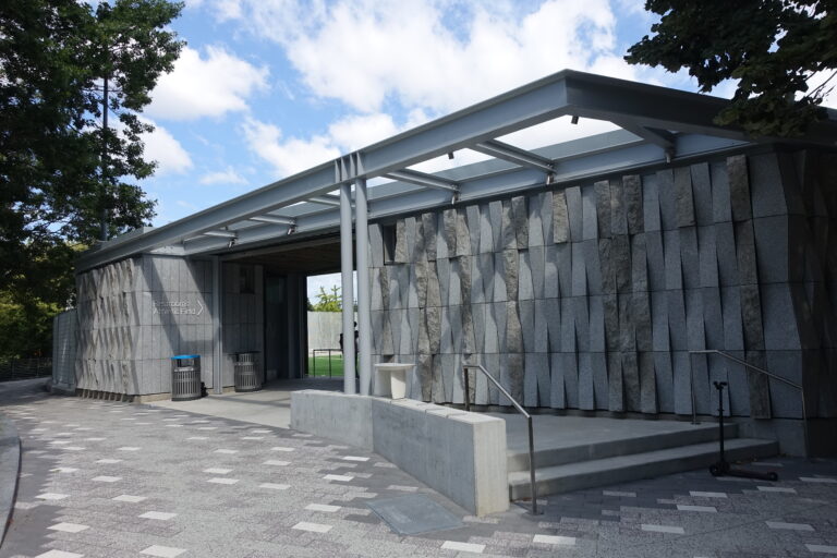 Chelsea Waterside Park Comfort Station